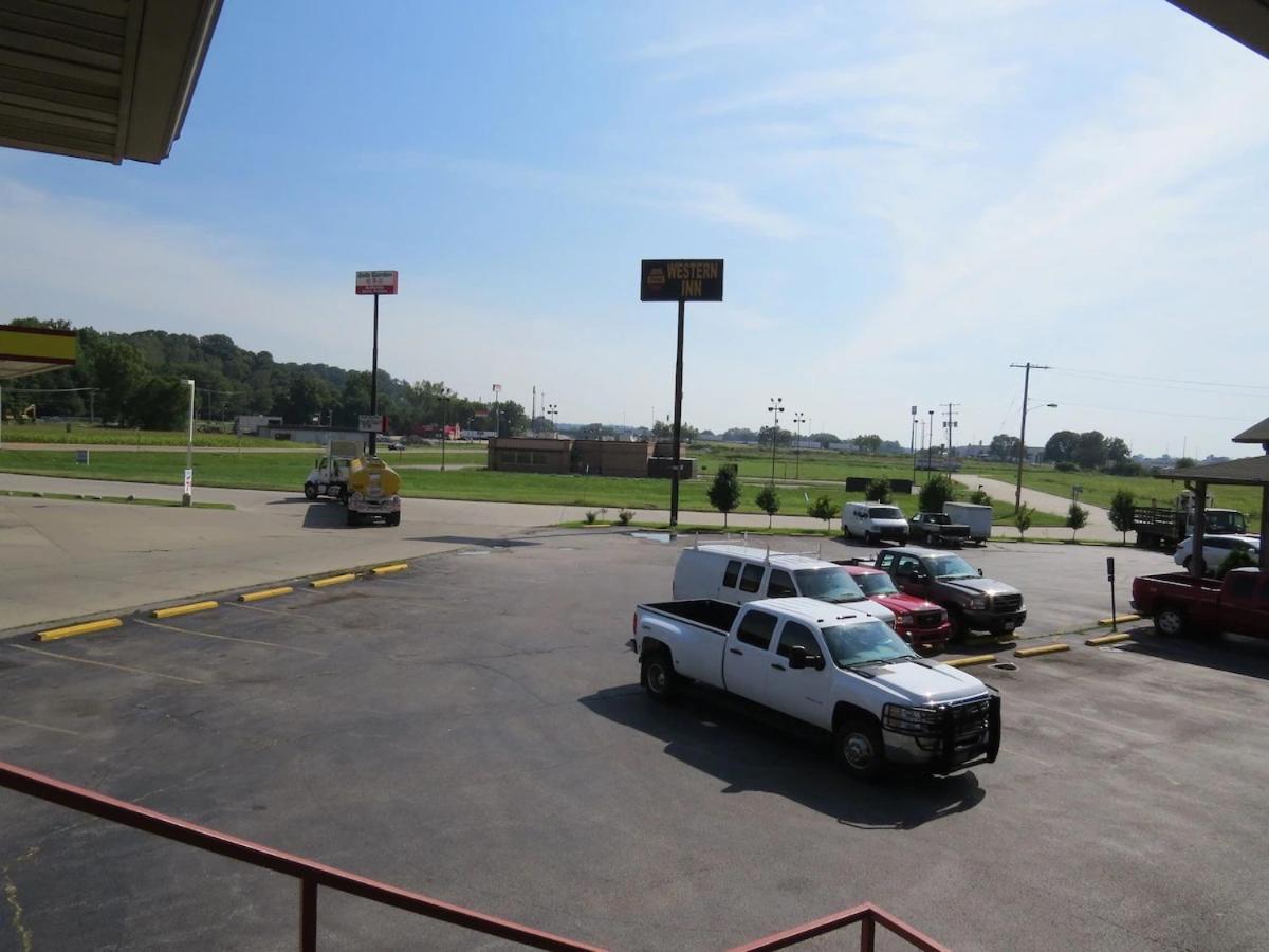 First Western Inn Caseyville Dış mekan fotoğraf