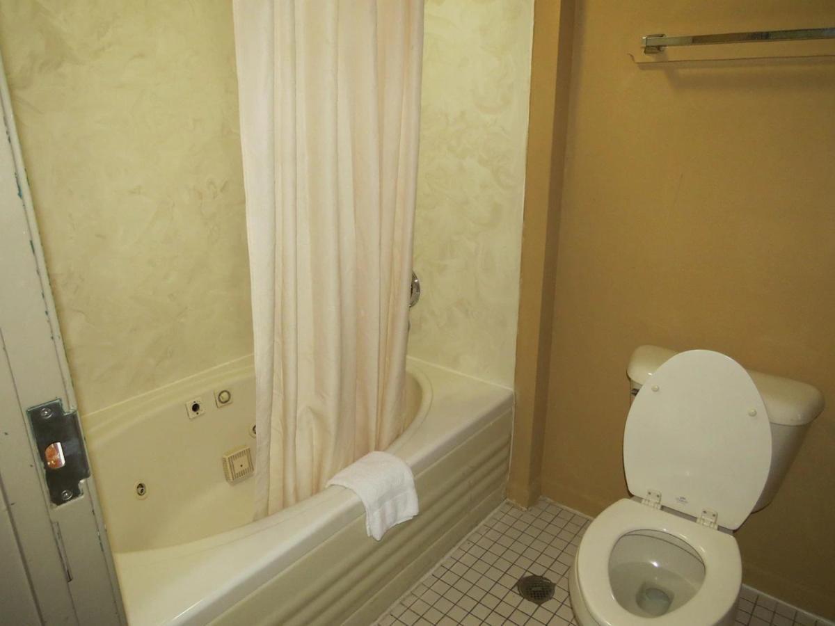First Western Inn Caseyville Dış mekan fotoğraf